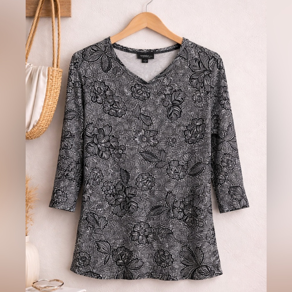 J Jill Wearever Collection Petite Medium Black White Floral Stretch Top